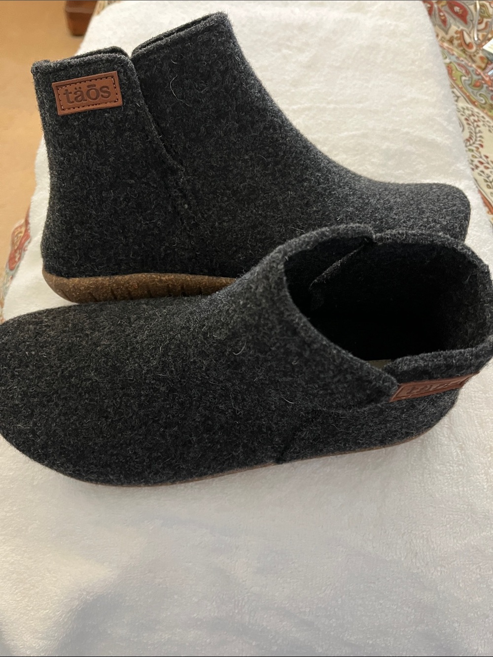 Taos indoor/outdoor wool slippers/shoes. Never worn, still in the box.